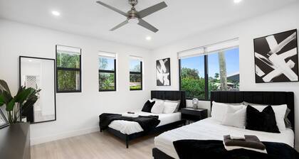 Fox Grand Residence- 6bd, 2 Pools & Pool Table