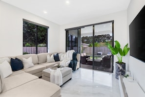 Exterior - Fox Grand Residence- 6bd, 2 Pools & Pool Table (Fort Lauderdale)