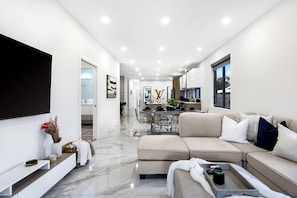 House - Fox Grand Residence- 6bd, 2 Pools & Pool Table (Fort Lauderdale)