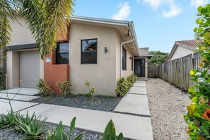 House - Fox Grand Residence- 6bd, 2 Pools & Pool Table (Fort Lauderdale)