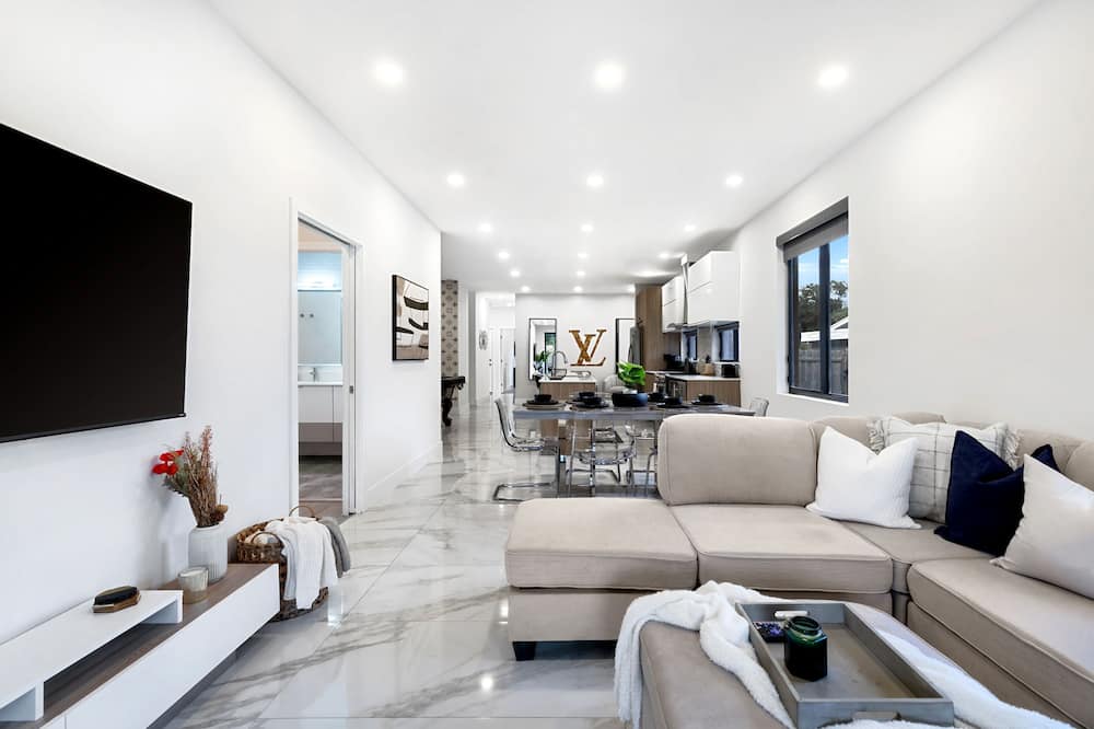Fox Grand Residence- 6bd, 2 Pools & Pool Table