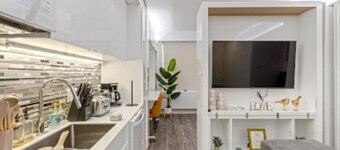 Sleeps 3 + City Stay | By Museums & Little Italy