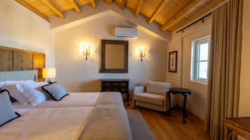 Panoramic dubbelrum - utsikt mot bergen