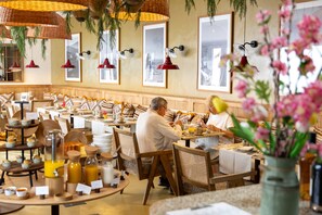 Free daily buffet breakfast  - Marvão Hotel Museu (Marvão)