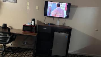 Single Room, 1 King Bed, Non Smoking | Interior