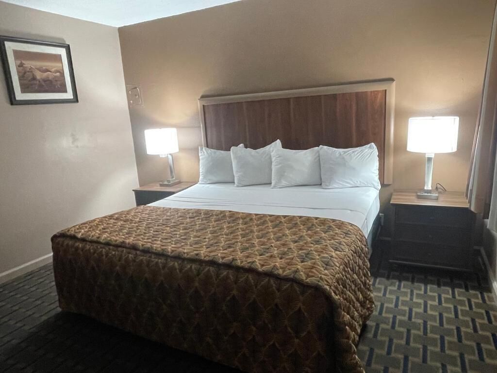 Single Room, 1 King Bed, Non Smoking