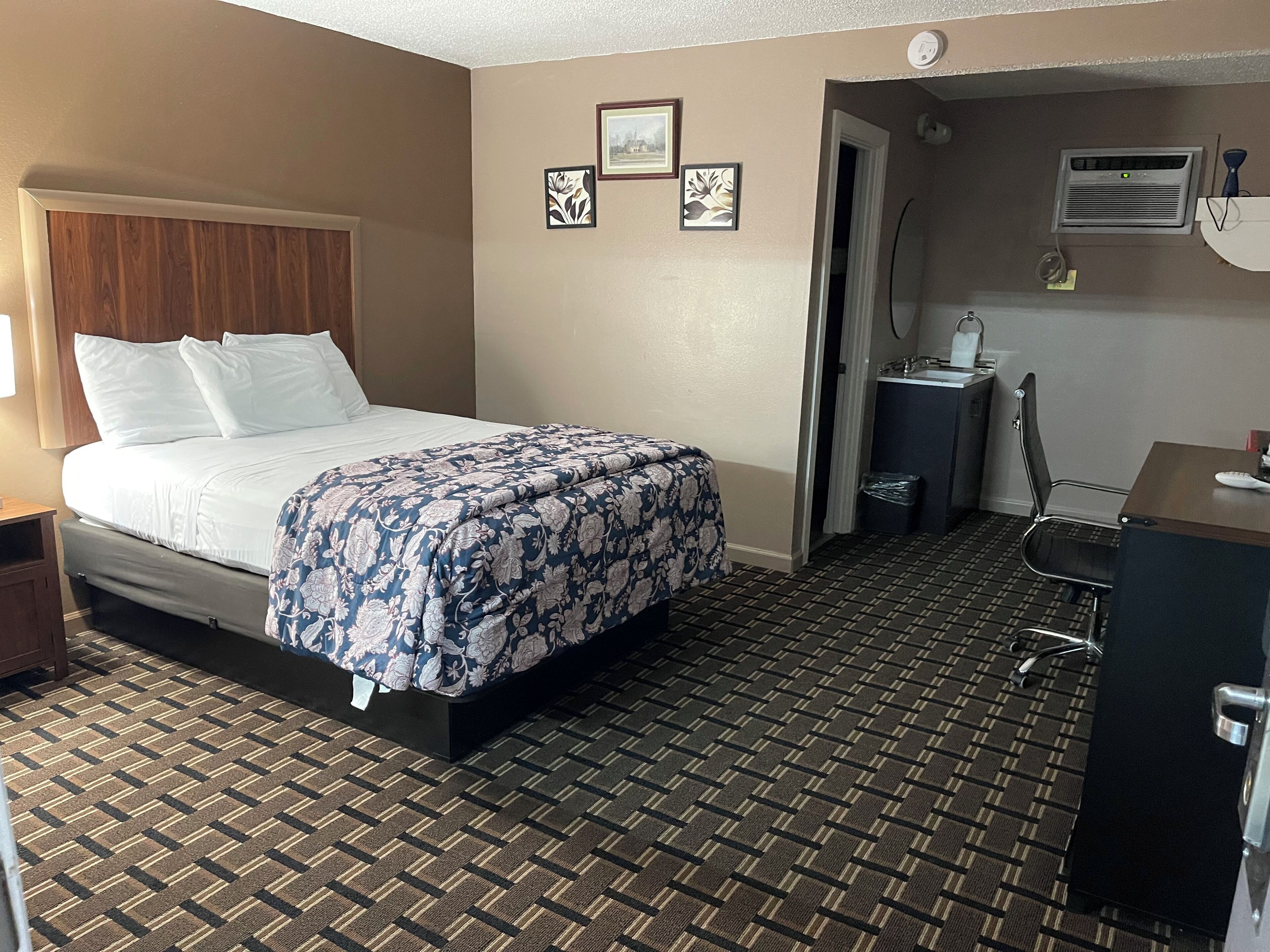 Single Room, 1 Queen Bed, Non Smoking