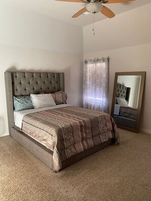 3 bedrooms, desk, iron/ironing board, WiFi