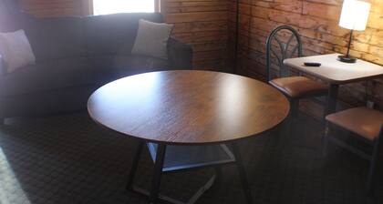 AC3 Cozy 1-bedroom cabin in peaceful Chassell with AC