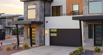 Sleeps 26, Hot Tub, Outdoor Lounge Area, Near Zion
