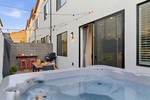 Terrace/patio - Sleeps 26, Hot Tub, Outdoor Lounge Area, Near Zion (Hurricane)