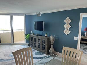 Interior - Gulf coast condo with AC in  Hudson.
1 bedroom, 1 bathroom, updated kitchen. (Hudson)
