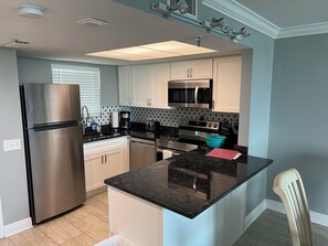 Private kitchen - Gulf coast condo with AC in  Hudson.
1 bedroom, 1 bathroom, updated kitchen. (Hudson)