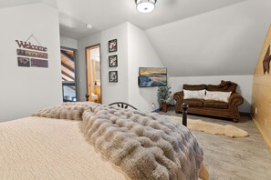 Basic House, Patio, Mountain View - Evergreen (Big Bear Lake)