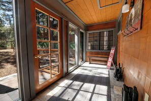 Basic House, Patio, Mountain View | Interior - Evergreen (Big Bear Lake)