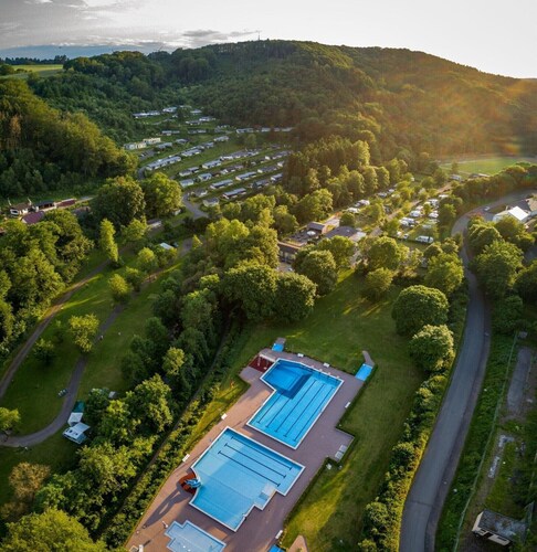 Eifelhutte auf dem Campingpark