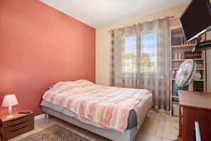 2 bedrooms, bed sheets