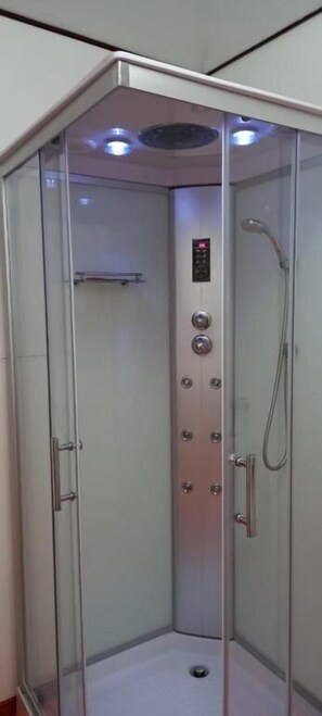 Suite Deluxe, vue lac | Salle de bain