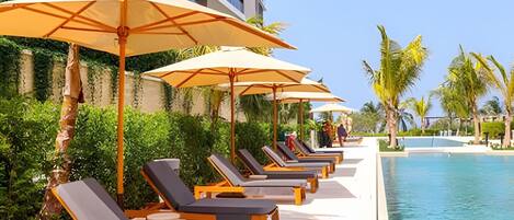 家庭公寓, 露台, 泳池景 | 泳池