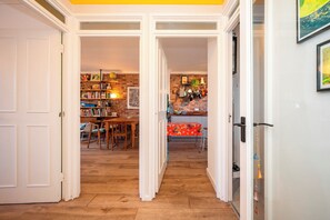 Interior - Artist's apartment in St Johns - Pass the Keys (London)