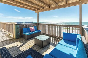 Property grounds - Lookout at Paradise Point - Top Beachfront Spot! (Surfside Beach)