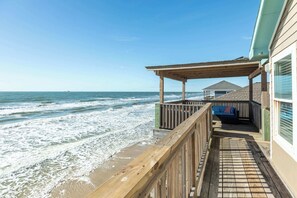 Property grounds - Lookout at Paradise Point - Top Beachfront Spot! (Surfside Beach)