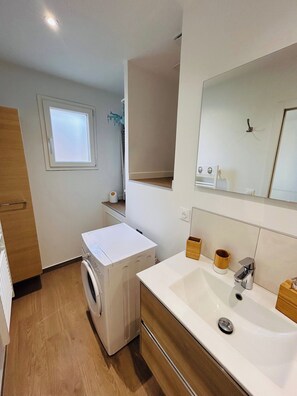 Bathroom - La cour Bailla | Maison | Terrasse (Reims)