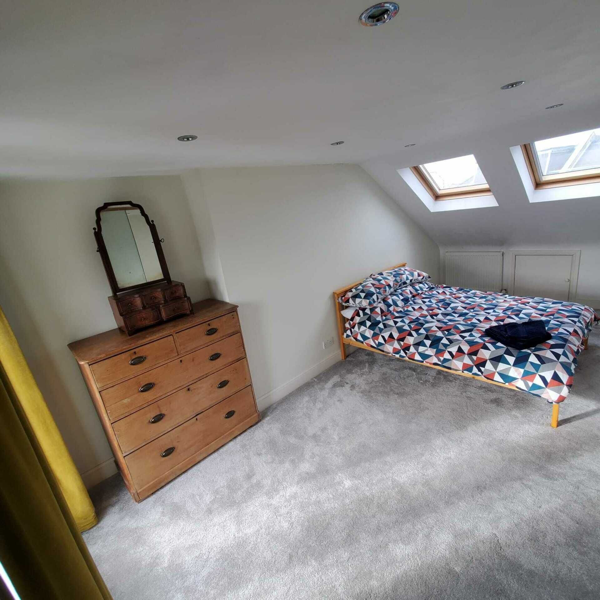 2 bedrooms, iron/ironing board, internet, bed sheets