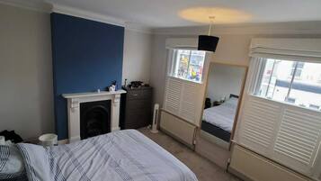 2 bedrooms, iron/ironing board, Internet, bed sheets