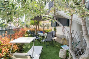Outdoor dining - A casa di Gigi - Three Bedroom Apartment, Sleeps 6 (Tortoreto Lido)