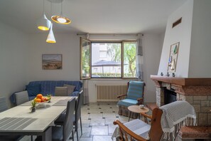 Dining - A casa di Gigi - Three Bedroom Apartment, Sleeps 6 (Tortoreto Lido)