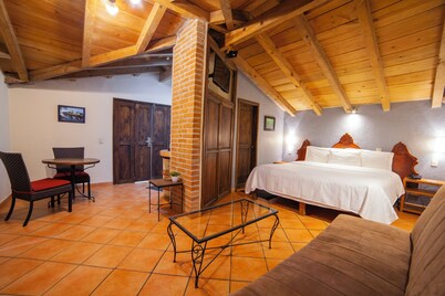 Irish style cabin in the mountain of San Cristobal