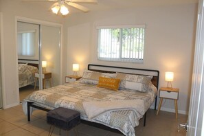 2 bedrooms, desk, iron/ironing board, travel cot - SWFL: Cape Coral Fantasy - Entire Home! (Cape Coral)