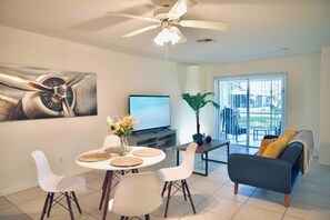 TV - SWFL: Cape Coral Mirage - Entire Home! (Cape Coral)