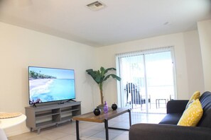 TV - SWFL: Cape Coral Mirage - Entire Home! (Cape Coral)