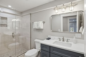 Hair dryer, towels - LUX on Main | Downtown | Parking | Sleeps 6, #203 (Falmouth)