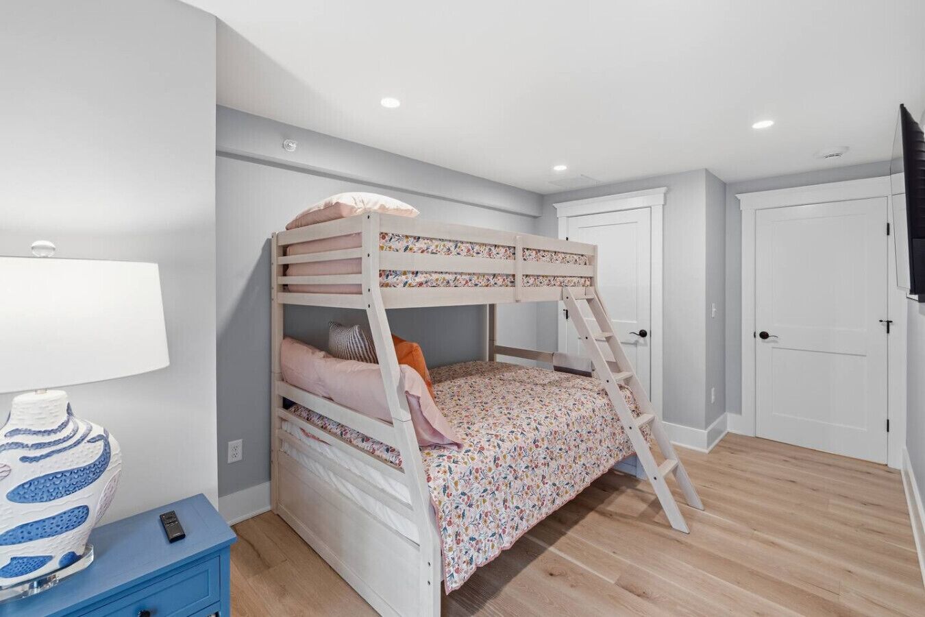 2 Schlafzimmer, Bügeleisen/Bügelbrett, Reisekinderbett, WLAN