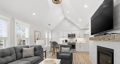 LUX on Main | Downtown | Parking | Sleeps 6, #203