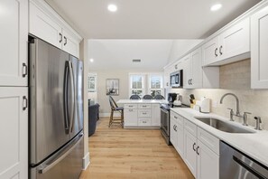 Fridge, microwave, oven, stovetop - LUX on Main | Downtown | Parking | Sleeps 6, #203 (Falmouth)