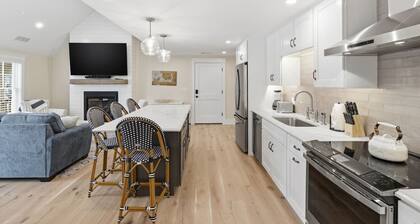 LUX on Main | Downtown | Parking | Sleeps 8, #202