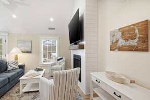 TV, fireplace