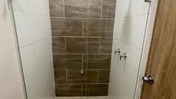 Dreibettzimmer | Badezimmer