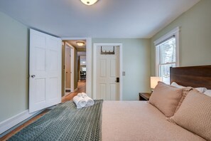 4 habitaciones, tabla de planchar con plancha, cuna de viaje y wifi 