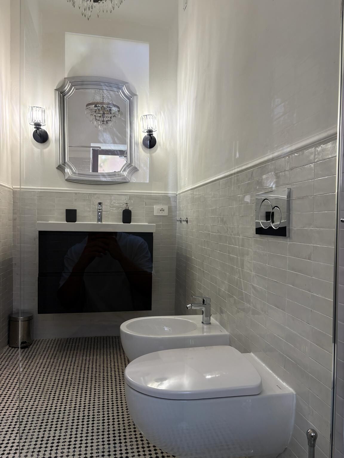 ห้องดีลักซ์ดับเบิล, ระเบียง, วิวสวนหย่อม | ห้องน้ำ