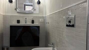 Dobbeltrom – deluxe, balkong, bakgårdsutsikt | Bad