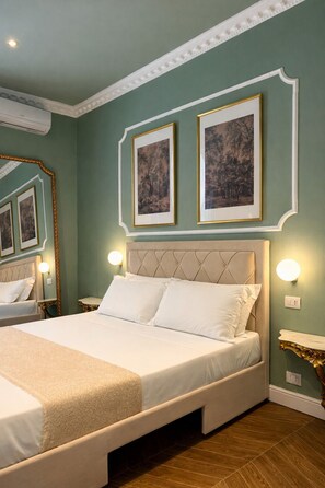 Phòng đôi Deluxe, ban công, quang cảnh sân vườn