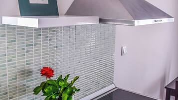 Apartment, 1 Bedroom, Smoking, Balcony | Private kitchen