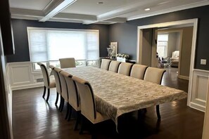Dining - World Cup rental minutes to Metlife - Sleeps 14 (Teaneck)