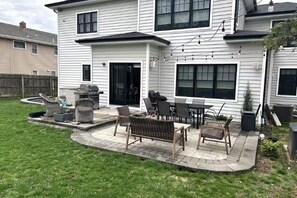 Outdoor dining - World Cup rental minutes to Metlife - Sleeps 14 (Teaneck)
