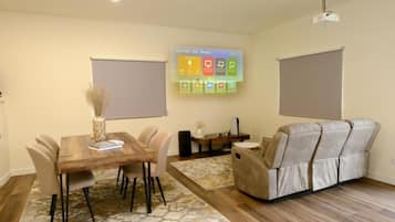 Nhà Cao cấp, quang cảnh núi | Khu ăn uống